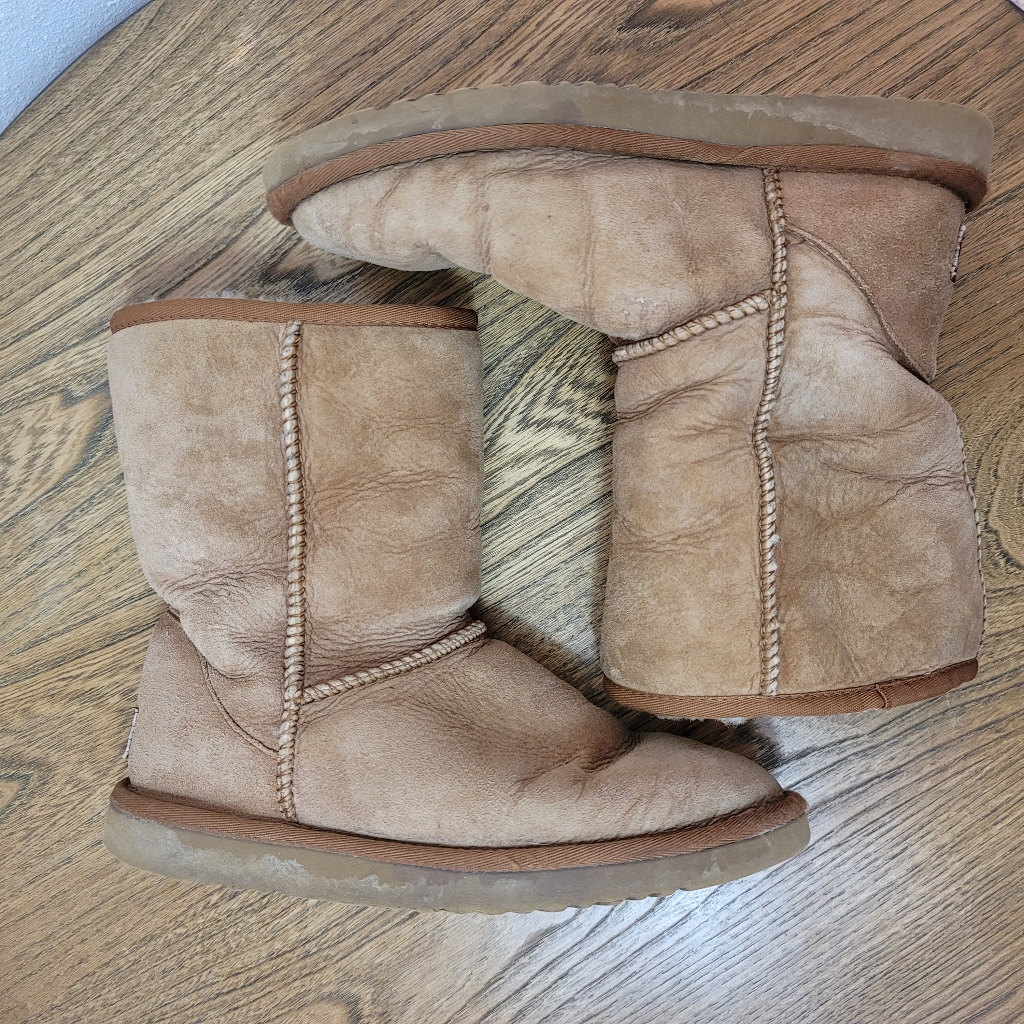 Ugg Classic Short Boots Womens 7 Size
